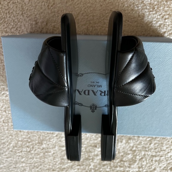 Authentic Prada quilted lambskin nappa leather flat sandals mules black 6.5 SOLD - Picture 7 of 13